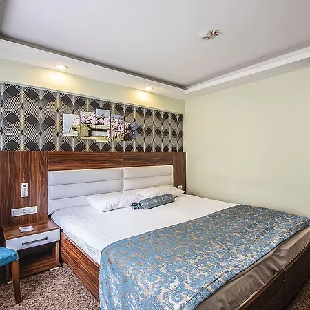 Madi Hotel