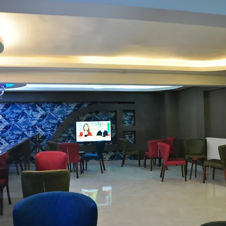 Madi فندق إزمير